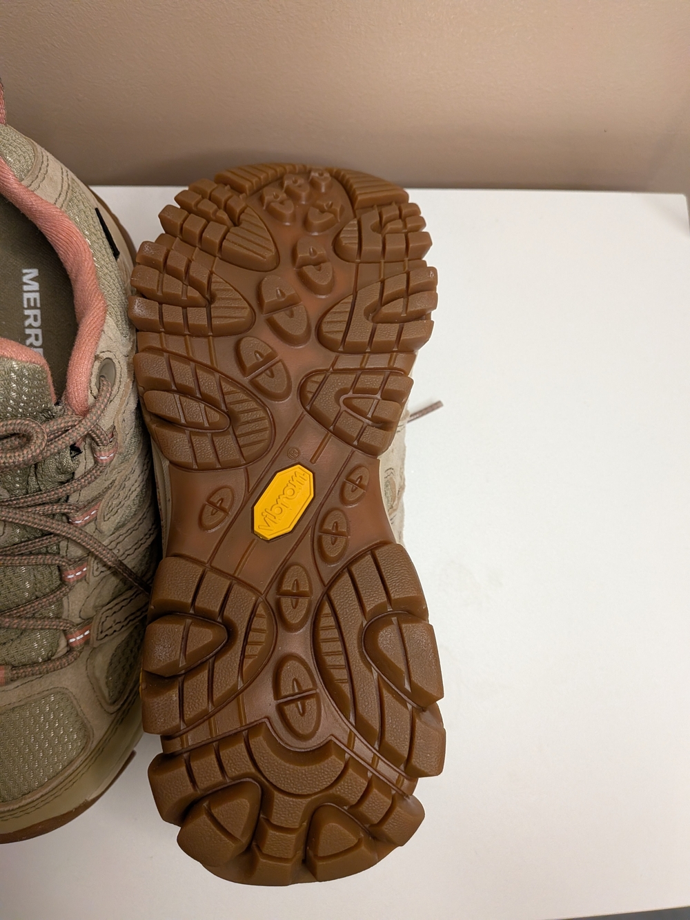 Merrell Moab 3 Waterproof Hiking Shoes Vibram Women’s 6 Beige Pink - Picture 10 of 11